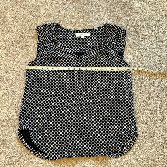 Loft Geometric Print V-Neck Sleeveless Blouse Size S Navy Pink White Fully Lined - Picture 5 of 6